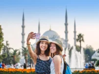 62 milyon turist: Türkiye’ye en fazla turist İran ve Rusya’dan geldi