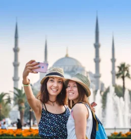 62 milyon turist: Türkiye’ye en fazla turist İran ve Rusya’dan geldi
