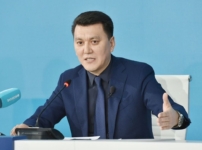 «Билік қазақ тіліне қиянат жасады» деу – бос сөз». Президенттің қазақ тіліне қатысты пікірінен кейін мемлекеттік кеңесші жазба жариялады