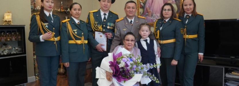 Бейбіт күнге бастаған бұлбұл үн. Жеңіс күні қарсаңында қазақ мәдениетінің анасы ел алғысына бөленді
