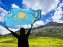Қазақстандықтардың көбі қай елге сахаттайды?