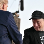 Дүрдараз болған Маск пен Трамптың жайы.  Даукестер компанияларына кесірін тигізіп, акцияларының құнын құлдыратып алды