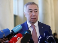 «Иран арқылы өтетін теміржол тасымалы арқылы пайда табамыз деп жоспарлаған едік». Министр Таяу шығыстағы жағдайдың «жоспарды бұзғанын» жеткізді