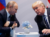 Зеленский бұл жолы қалыс қалды. Дональд Трамп пен Владимир Путиннің Аляскада кездесетіні хабарланды
