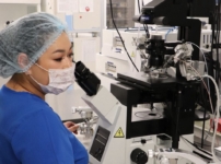 «Қазақстан халқының санын көбейтуді тек эмбриологияға міндеттеп қоя алмаймыз» — Эмбриолог Дамира Әлмұхамедқызы