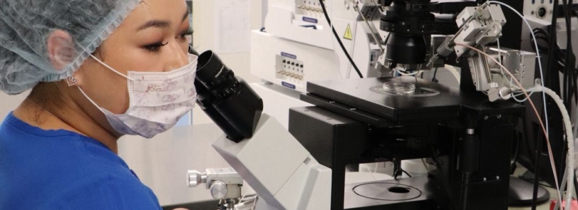 «Қазақстан халқының санын көбейтуді тек эмбриологияға міндеттеп қоя алмаймыз» — Эмбриолог Дамира Әлмұхамедқызы