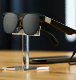 Google 2026 жылы Gemini жасанды интеллектісімен жұмыс істейтін «Google glass» көзілдірігін таныстырады