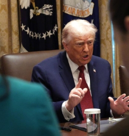 Дональд Трамп “Украинада жаңа сайлау өткізетін уақыт келді” деп мәлімдеді