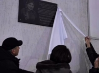 «Ұлдана Мырзуанның есімі мәңгі есте». Қызмет барысында қаза тапқан фельдшерге ескерткіш тақта орнатылды
