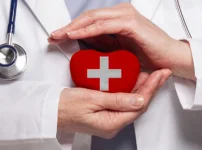 «Бірден сотталады». Медицина қызметкерлерін  ұрып-cоғып, өміріне қауіп төндірген азаматтарға қатаң жаза тағайындалды