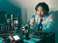 Нобель сыйлығы иелерімен бірге жұмыс істейтін дәрігер — Мұхит Құлмағанбетов