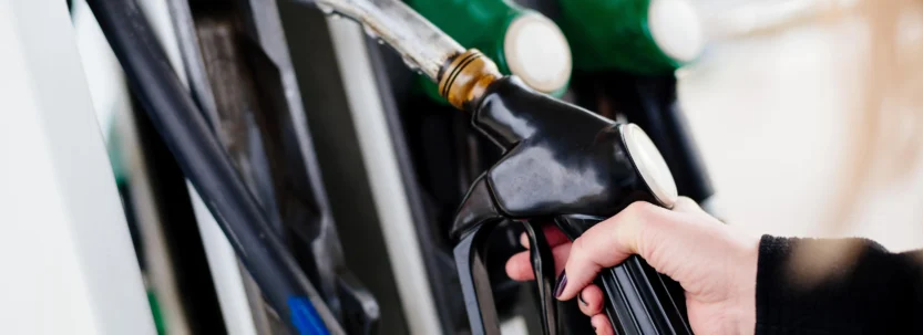 «Халықтың табыс деңгейін ескереміз». Қазақстандағы жанармай бағасына қатысты Энергетика министрлігі жауап берді