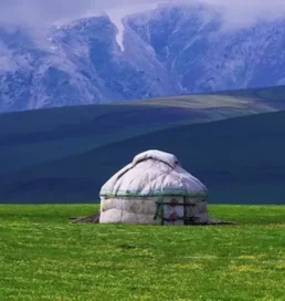 «Қазақстан мен Қырғызстан 2025 жылы туристерге ұнаған елдер қатарына енді». Vogue журналы тізім жариялады