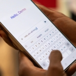 Apple Siri-ді толыққанды ЖИ-чат-ботқа айналып, OpenAI мен Google-ды қуып жетуді көздеп отыр