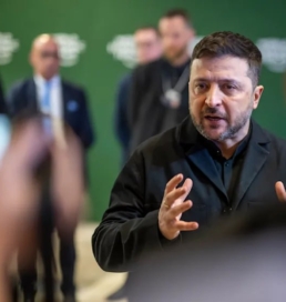 «Соғысты аяқтау жайын талқылады». Зеленский Украина-Ресей қақтығысына қатысты шұғыл мәлімдеме жасады