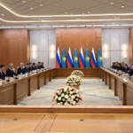 Қазақстан Президенті Қасым-Жомарт Тоқаев пен Ресей Президенті Владимир Путин ресми делегация мүшелерінің қатысуымен кеңейтілген құрамда келіссөз жүргізді.