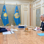 Мемлекет басшысы Қасым-Жомарт Тоқаев Қорғаныс министрі Дәурен Қосановпен кездесті