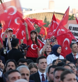 Tankları Durduran Cesur Millet: Türkiye’deki Darbe Girişiminin 10. Yılı