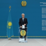 Мемлекет басшысы Құрылтай депутаттары сайлауында дауыс берді