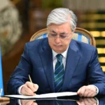 Тоқаев бір топ ұстазды мемлекеттік наградалармен марапаттау туралы Жарлыққа қол қойды