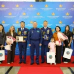 Орман өрттерін сөндіруге қатысқан әскери ұшқыштар марапатталды