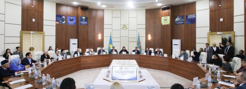 Астанада Құрылтай депутаттары қоғамдық диалогты дамыту мәселесін талқылады