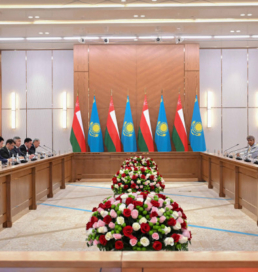 Қазақстан мен Оман стратегиялық серіктестікті кеңейтуге келісті