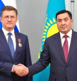 Қазақстанның Энергетика министрі Александр Новакқа «Достық» орденін табыстады