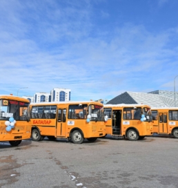 Абай облысында мектептерге 50 жаңа автобустың алғашқы 10-ы табысталды
