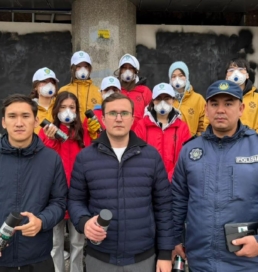 Астанада еріктілер заңсыз граффитилерді өшіріп, қала тазалығына үлес қосты